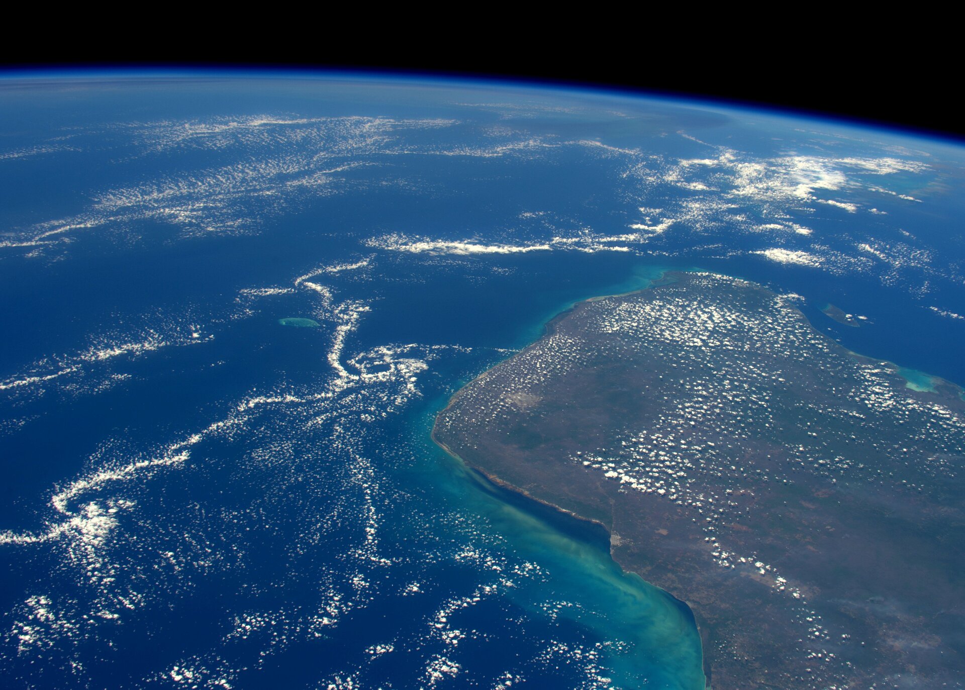 Chicxulub Krateri: Dinozorların Yok Oluşuna Neden Olan Asteroit Hakkında